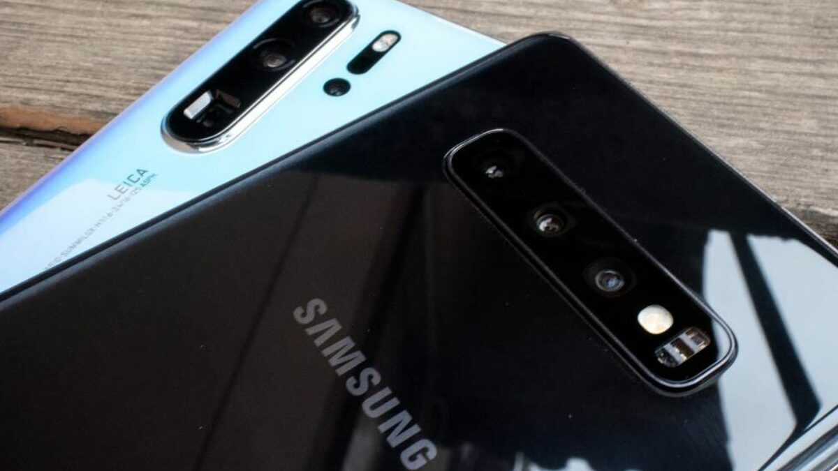 Huawei P30 vs. Samsung S10: ¿qué smartphone elegir?