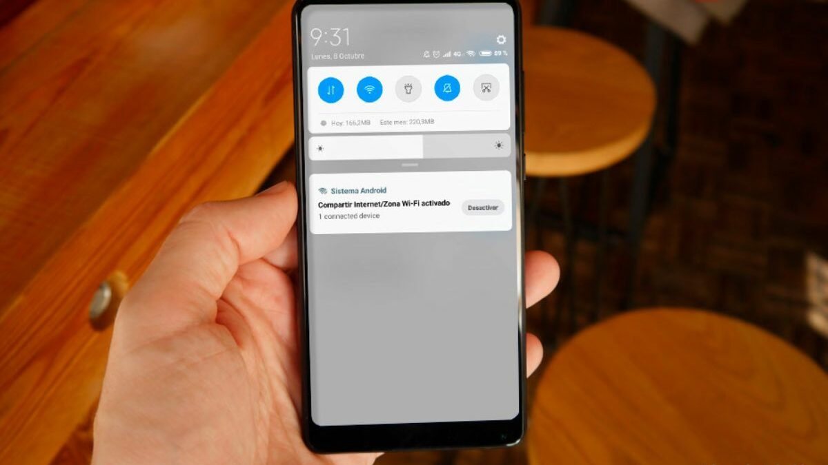 ¿Cómo puedo compartir internet desde mi celular?