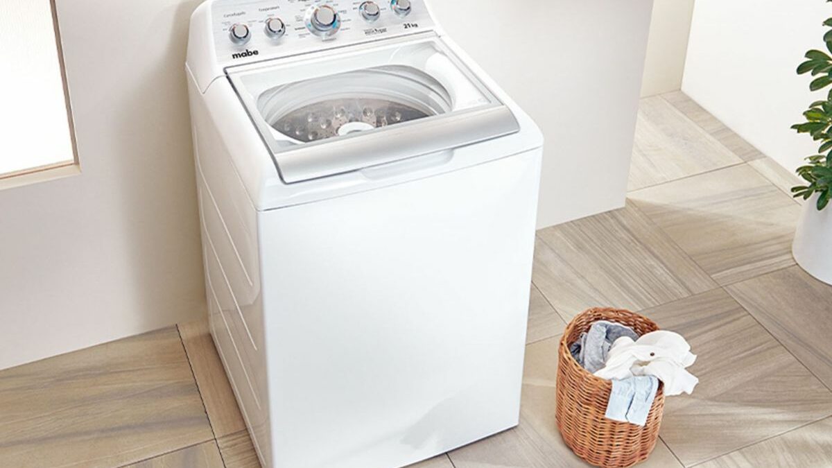 7 tips para lavar en lavadora y conservar la calidad de tu ropa