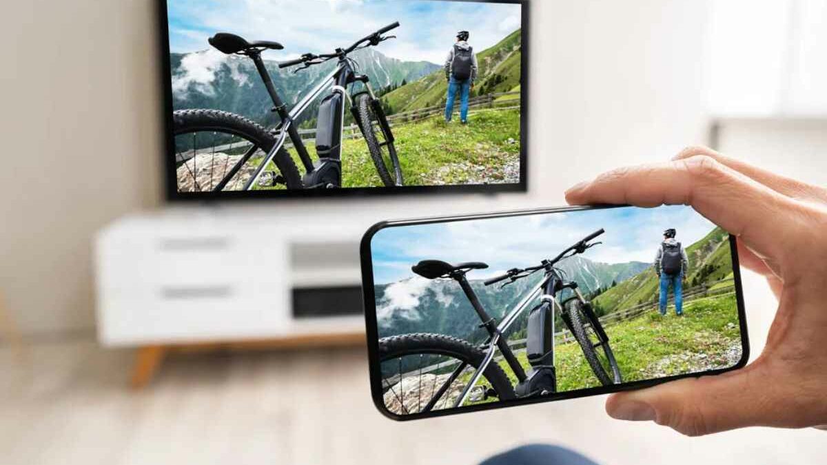 ¿Cómo conectar mi celular a mi TV? 5 métodos para disfrutar en pantalla grande