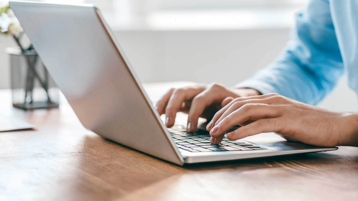 ¿Cómo saber el modelo de mi laptop? 5 métodos fáciles para averiguarlo