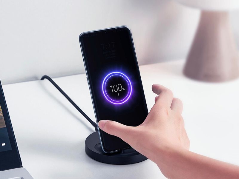 Cómo cargar un celular sin cargador