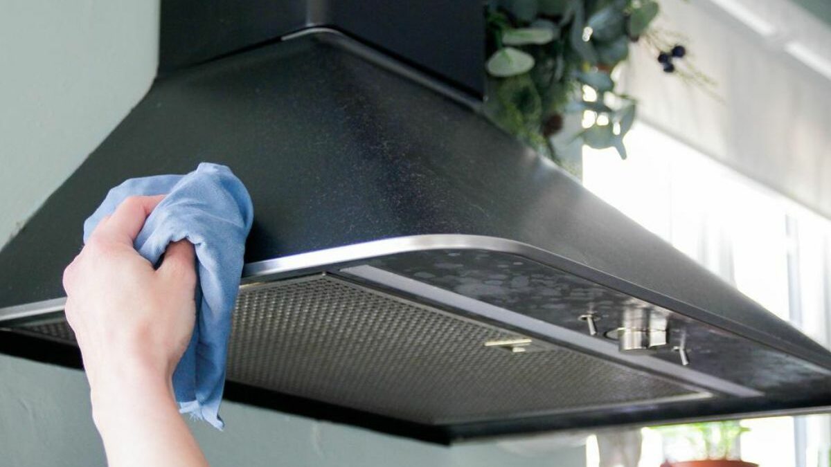 ¿Cómo limpiar una campana extractora? 6 pasos para sacar toda la grasa