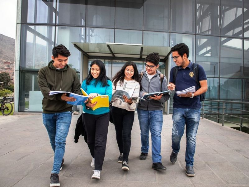 aprovechar las vacaciones: estudiantes universitarios